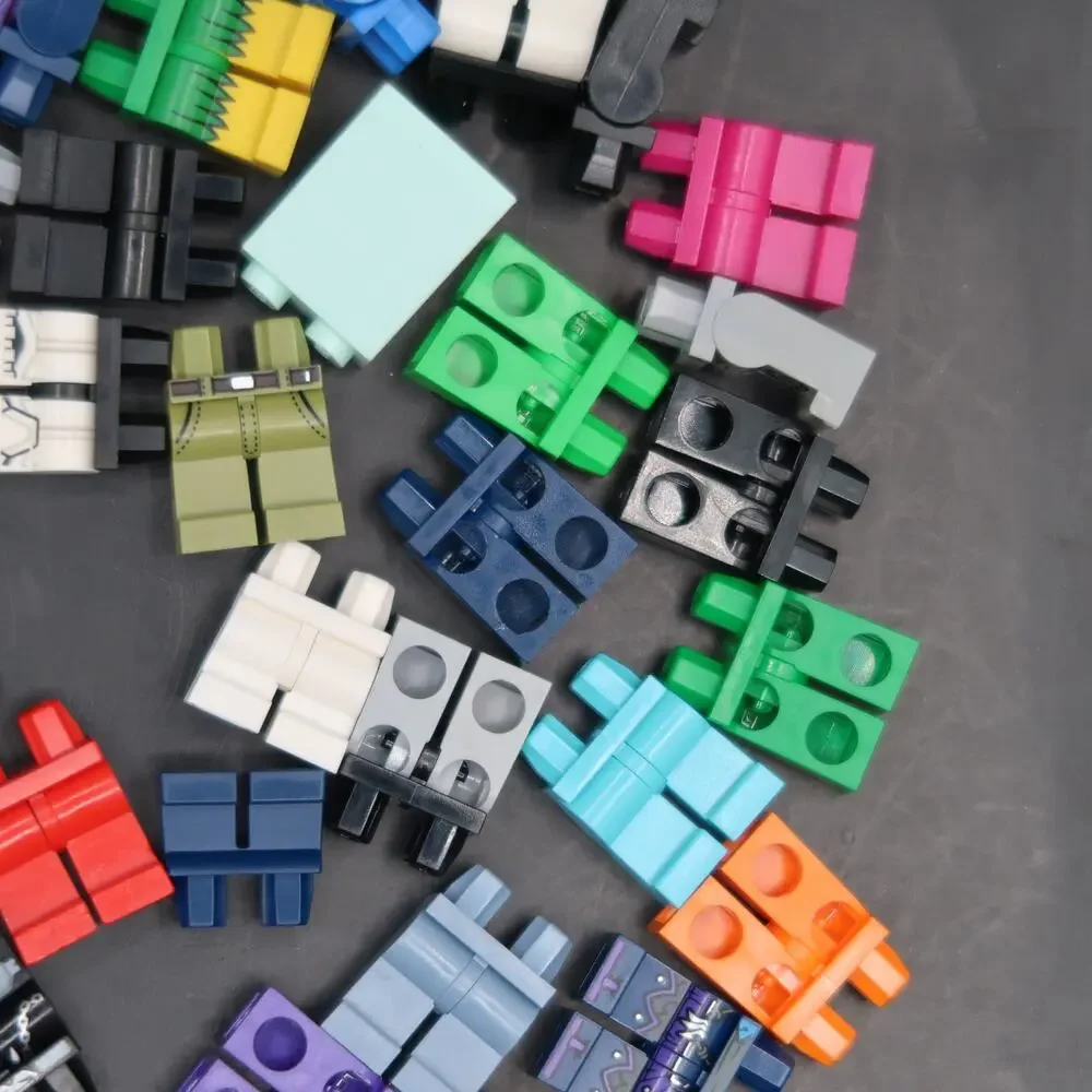 Lego Minifigure Leg Assembly Assorted Lot Of 40 Minifigs For Parts / Repair
